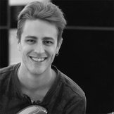 Falco-Musical_Valentin-Br_derbauer_400px